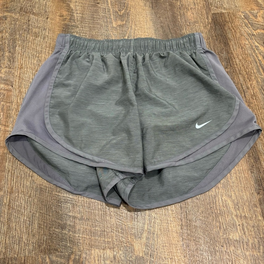nike dri-fit grey athletic shorts - size small